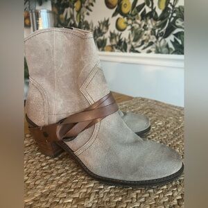 OTBT Bedford taupe suede boots 8.5